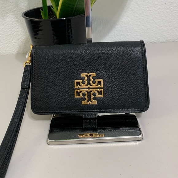 Handbags - 💕👜TORY BURCH Black Leather Wrislet💕👜👜